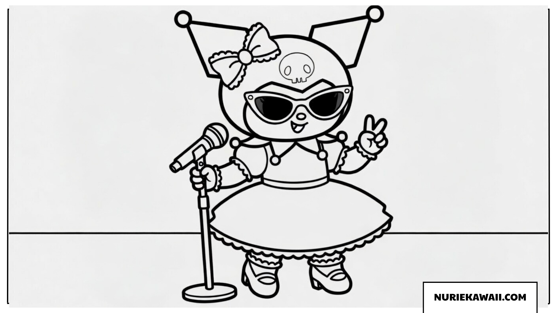 クロミはポップアイドルの格好をしてマイクを持っていた